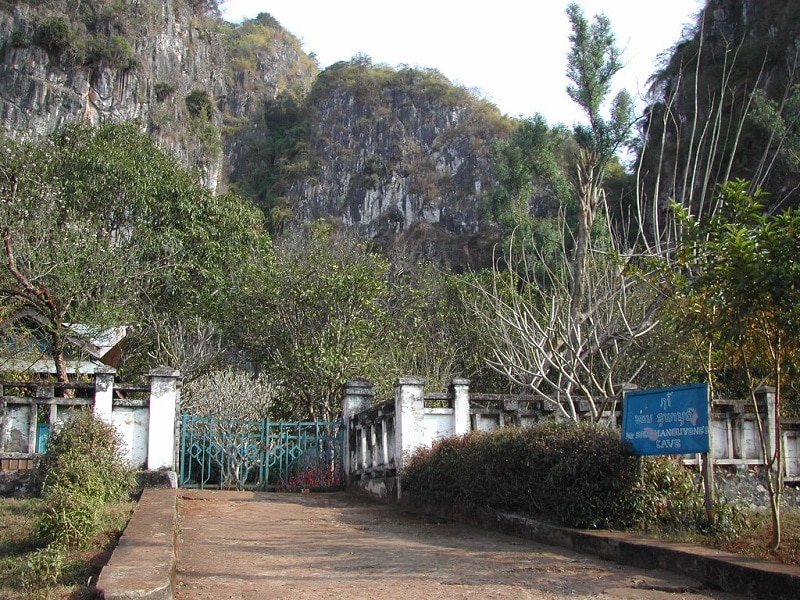 visiter les grottes de vieng xai