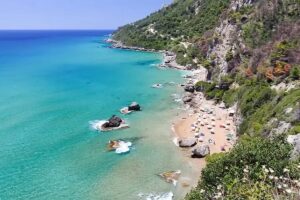 plage de Mirtiotissa