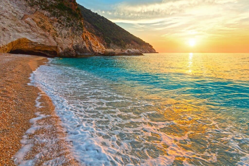 coucher de soleil à la plage de Myrtos