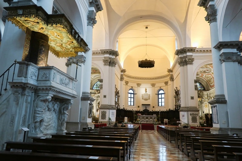 intérieur cathédrale de chioggia