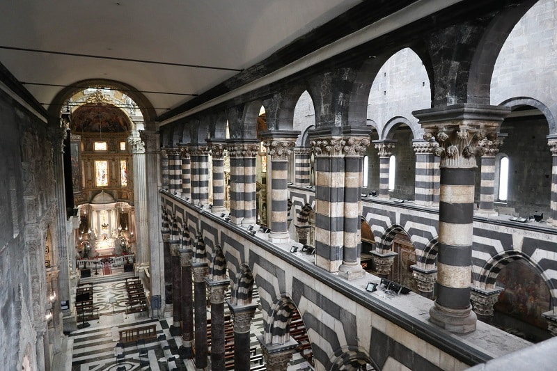 intérieur cathédrale gênes