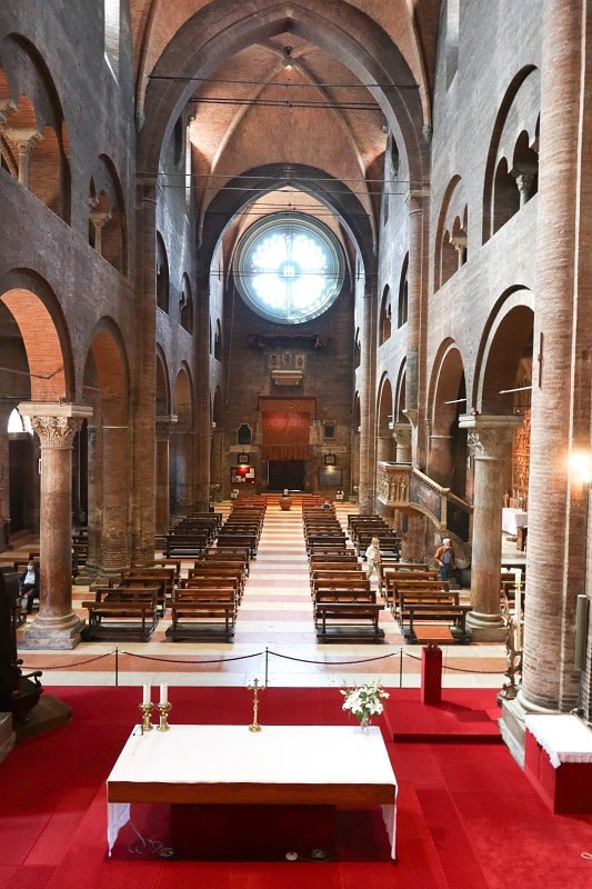 intérieur cathédrale de Modène