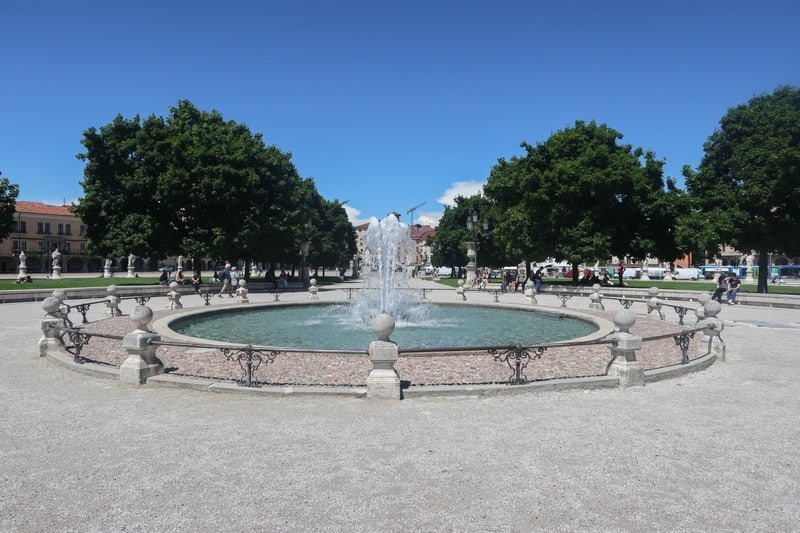 prato della valle fontaine