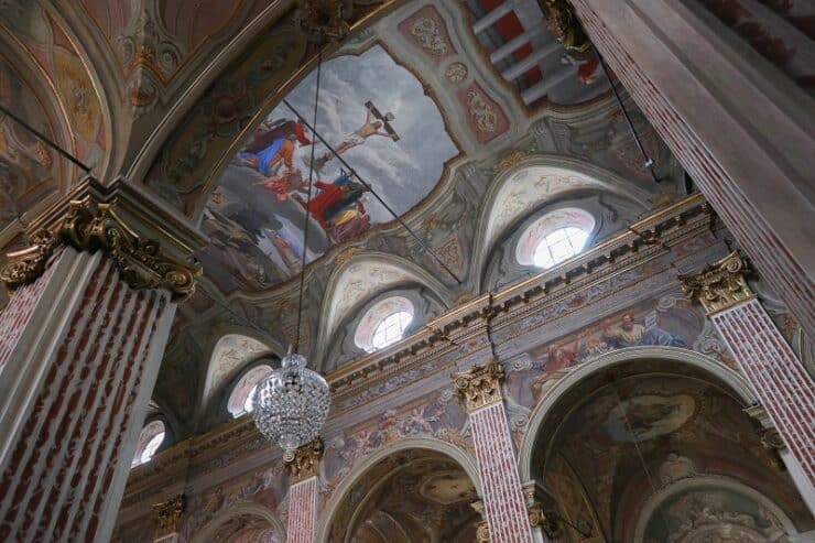 église Santa Maria de Nazareth intérieur