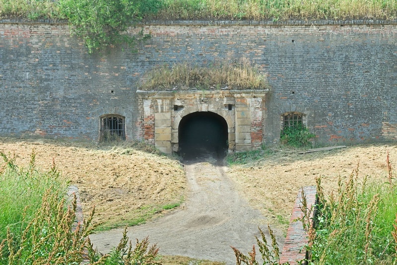 Petrovaradin entrée tunnel