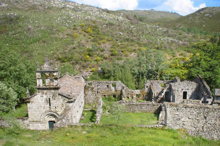 monastère Pitoes das Junias