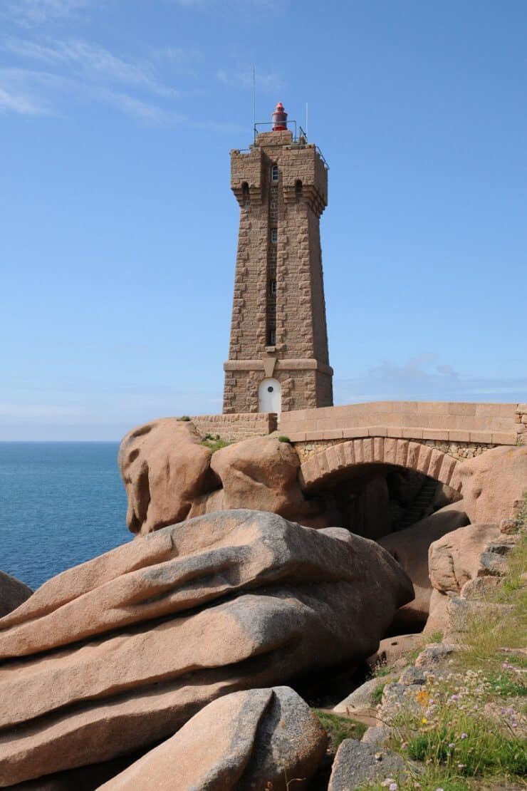 phare cote de granit rose