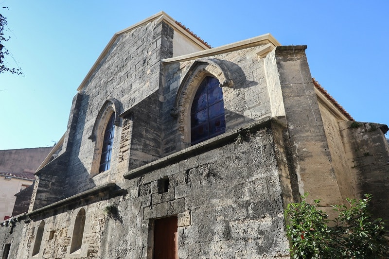 église