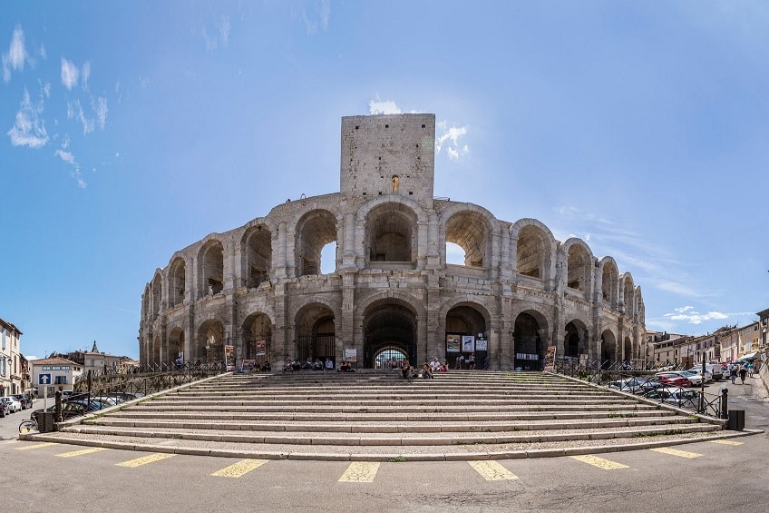 arles amphitheatre romain