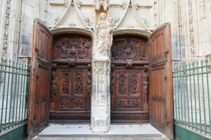 basilique saint pierre porte
