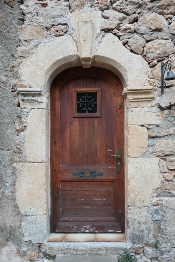 porte saint guilhem le désert