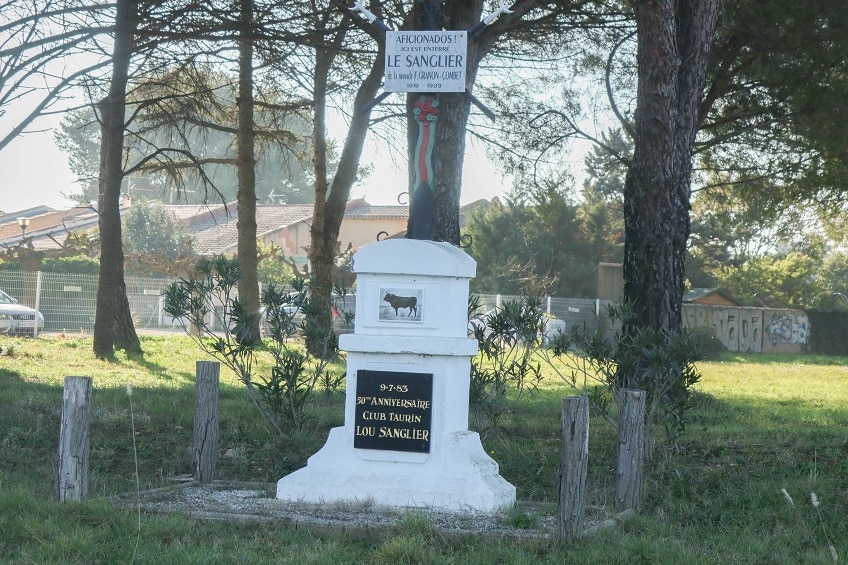 tombe du sanglier le cailar