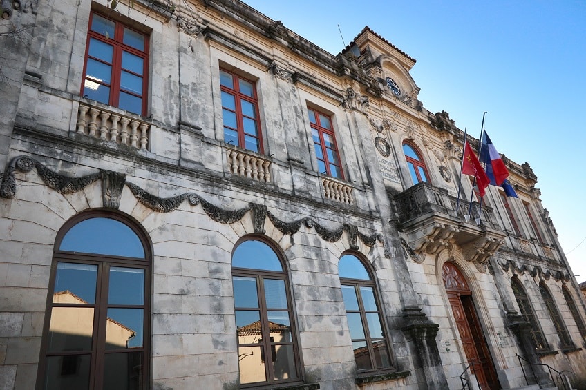 mairie de vauvert