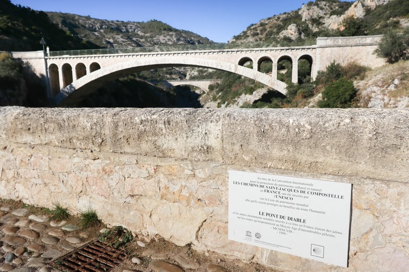 saint guilhem le desert que voir