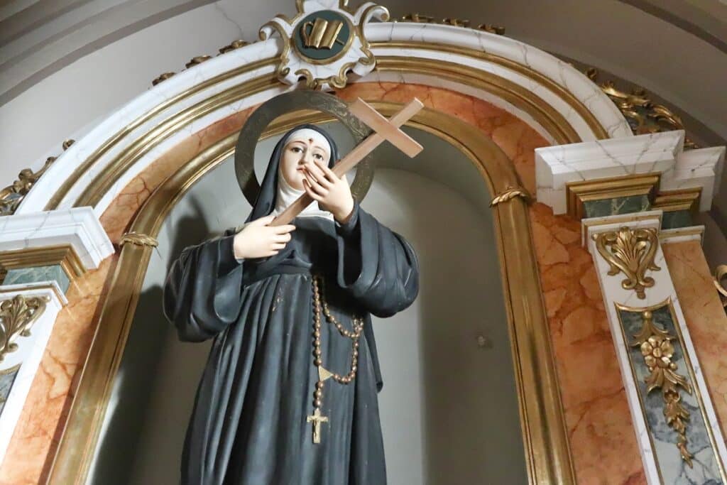 intérieur couvent des soeurs augustines sant mateu
