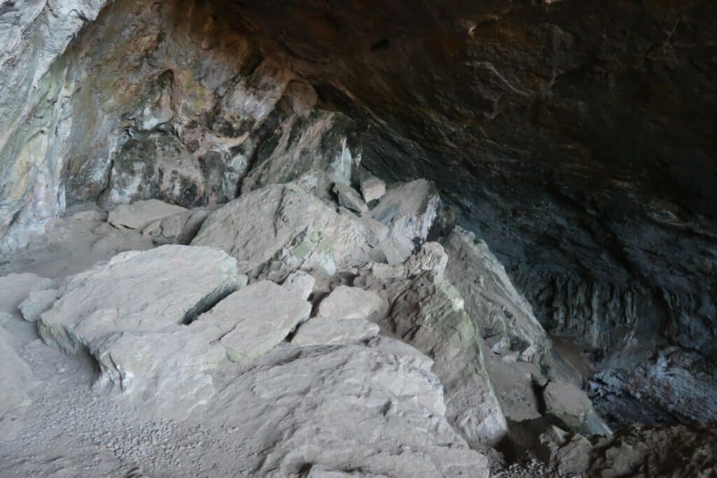 la cueva negra à montanejos