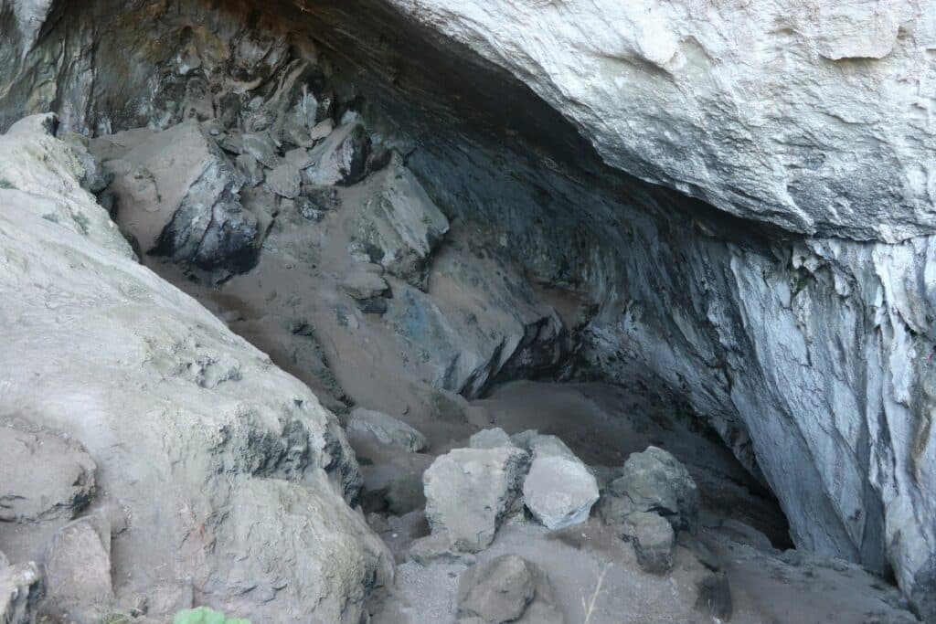 cueva negra montanejos