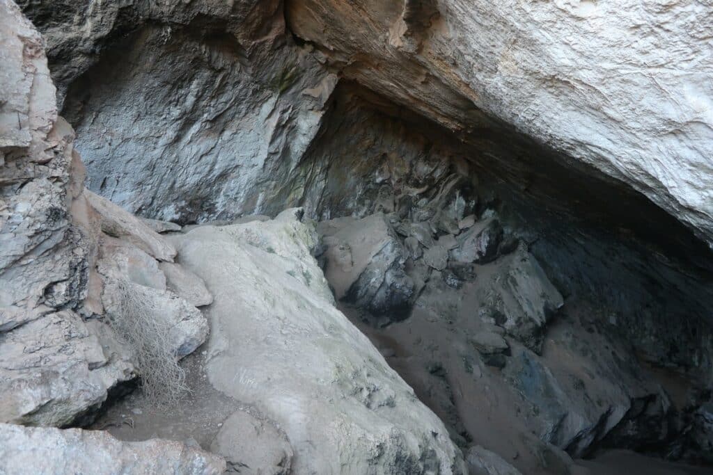 cueva negra montanejos