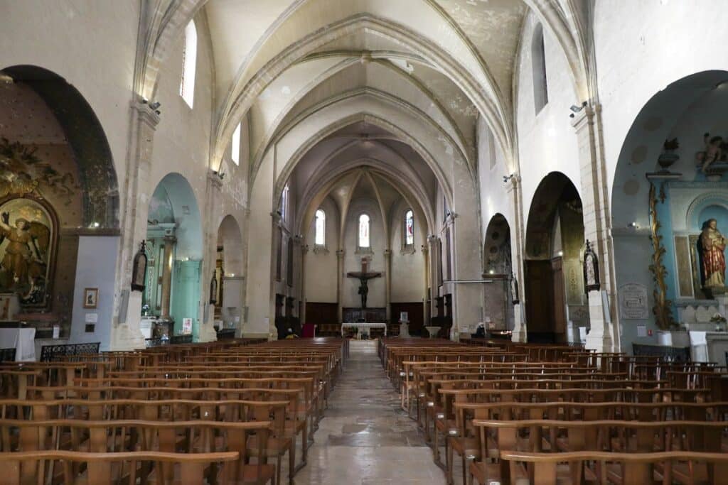 église Notre-Dame du Lac lunel intérieur