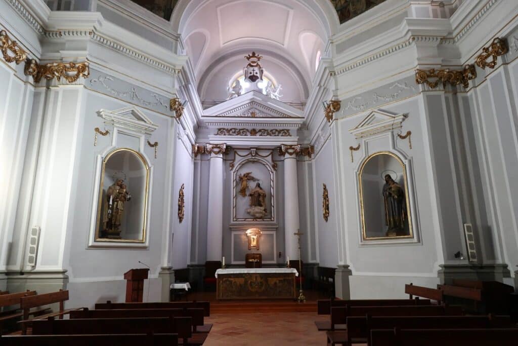 intérieur eglise las palmas