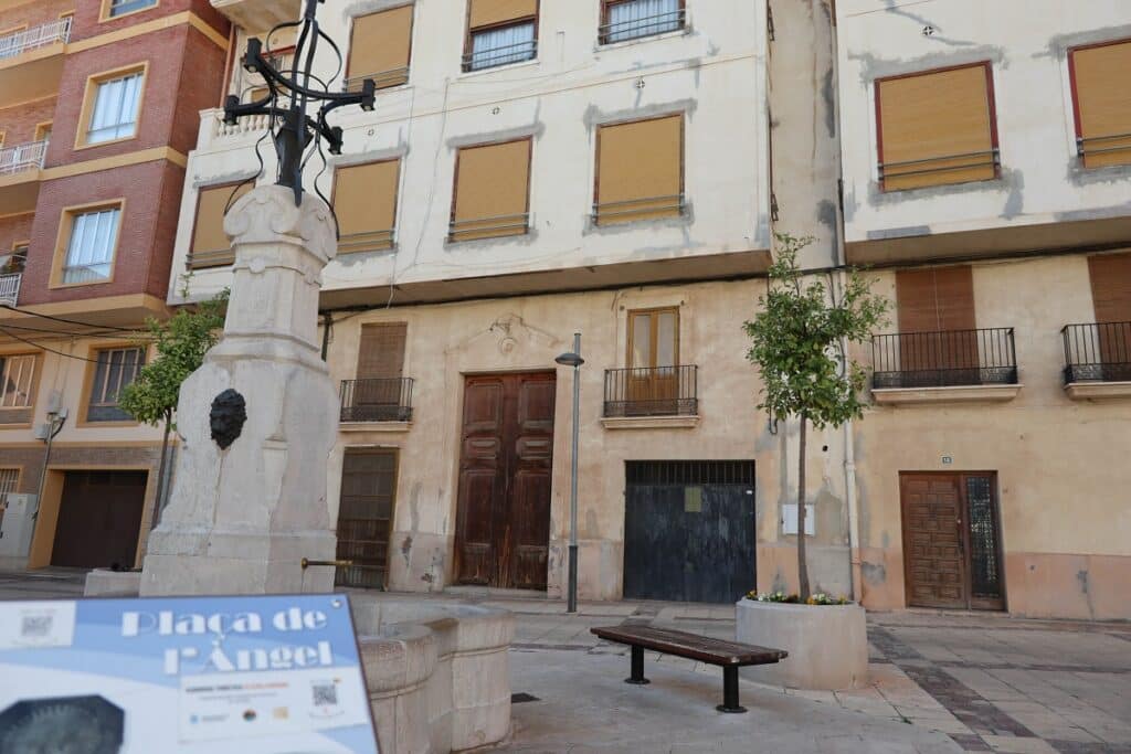 La Vall d'Uixó plaza del angel