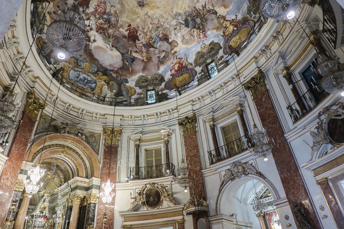 intérieur basilique des desempares