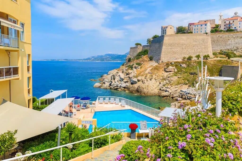 Où réserver une location de vacances en Corse