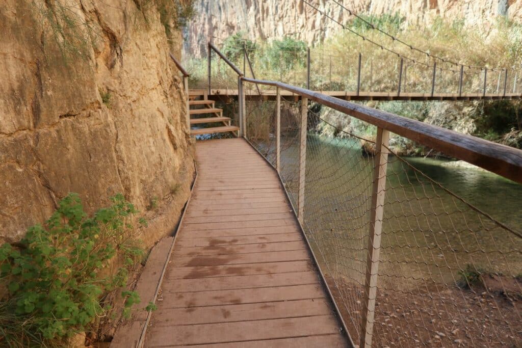 puentes colgantes chulilla