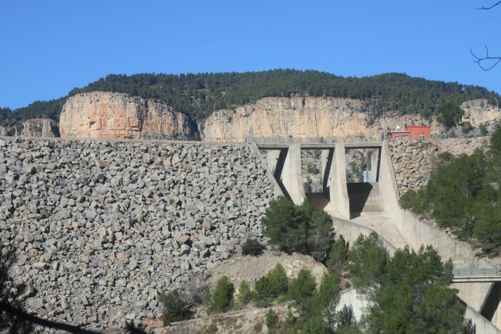 barrage réservoir arenos