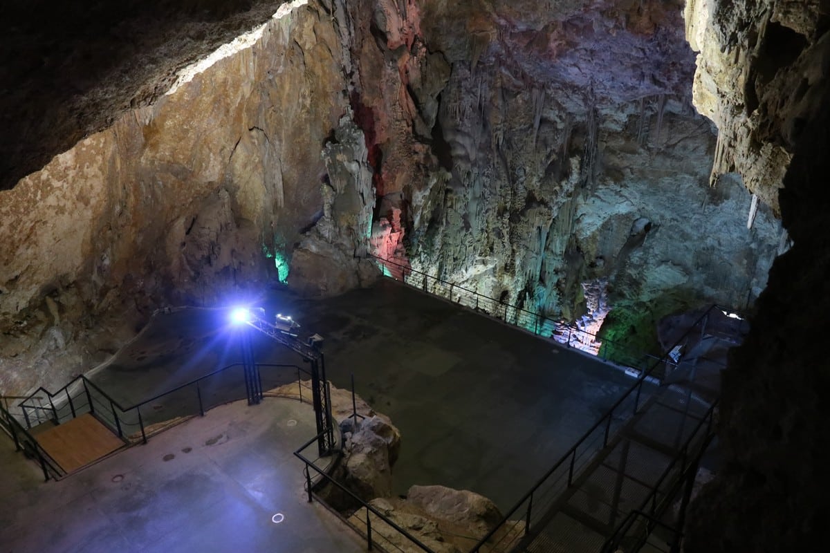 scène concert grotte