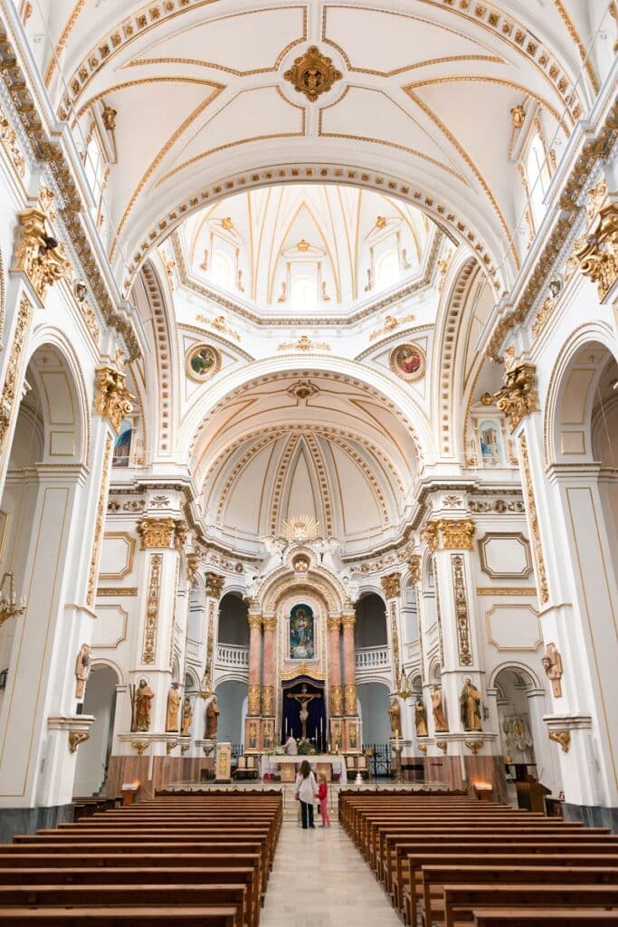 Iglesia de San Jaime y Santa Ana intérieur