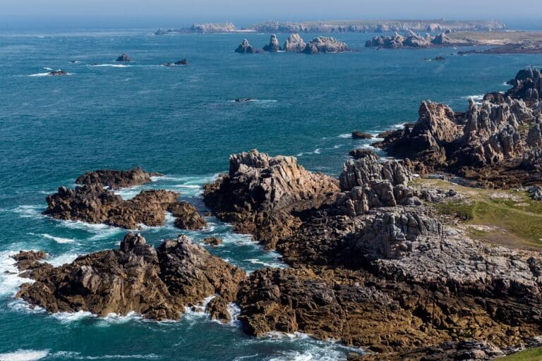 Visiter l'île d'Ouessant et ses phares : une île magique