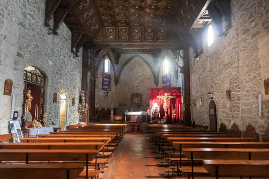 intérieur église de buitrago