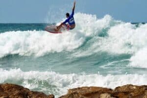les meilleurs spots de surf en Bretagne