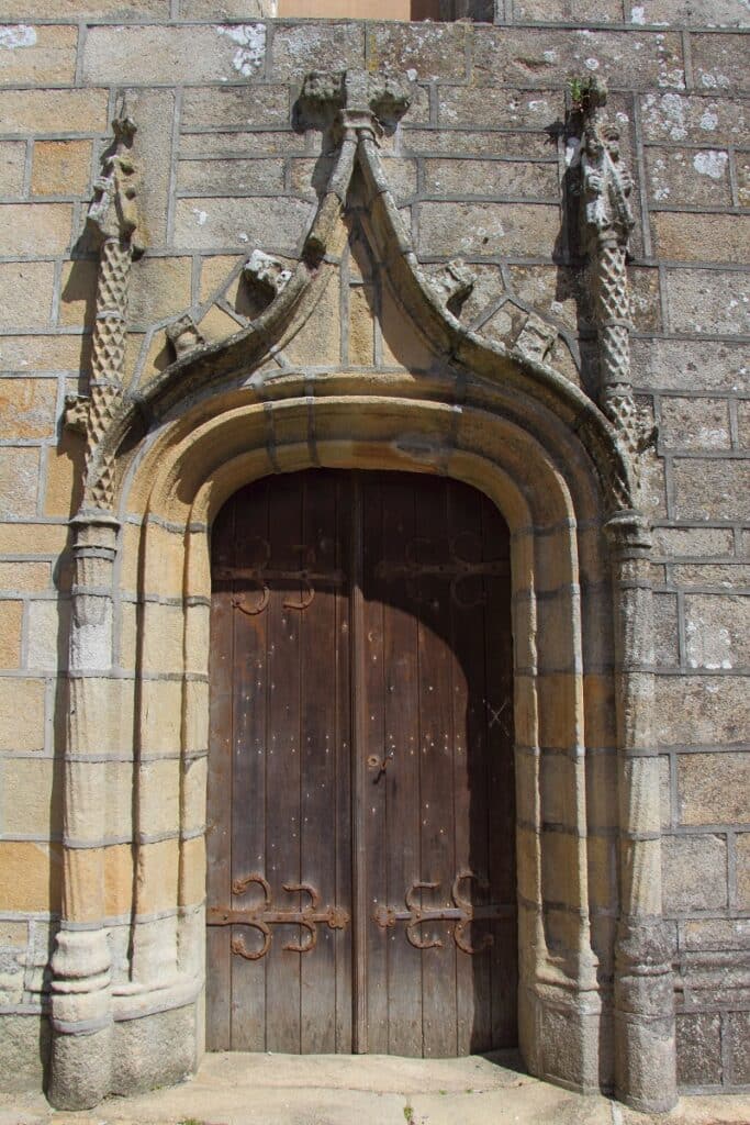 porte eglise saint raymond