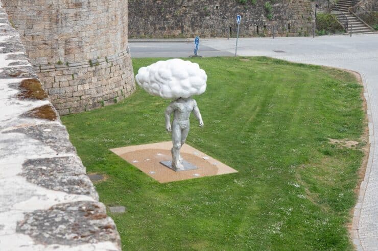 sculpture l'arpenteur