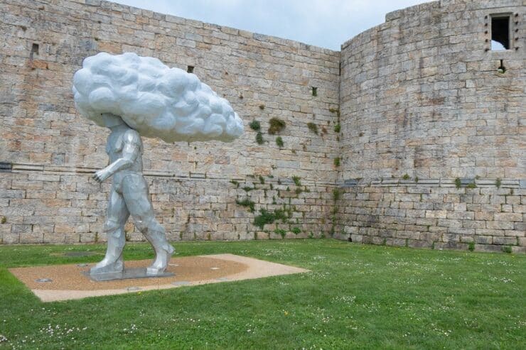 sculpture l'arpenteur