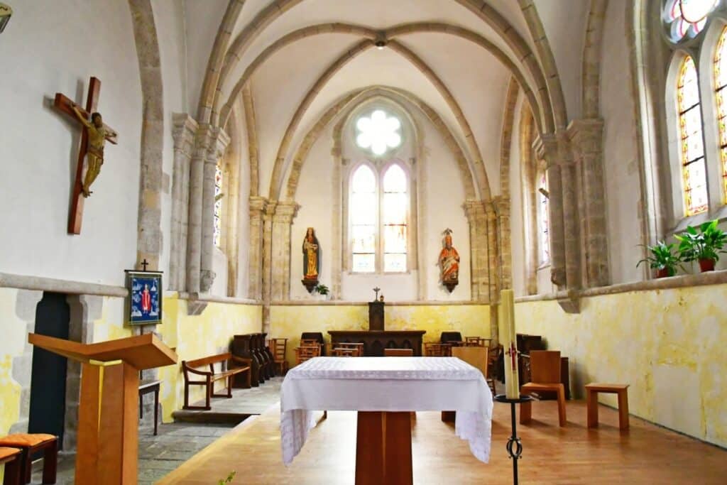 interieur eglise saint thomas