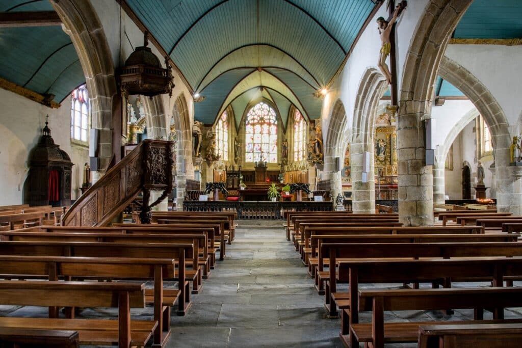 interieur église Saint-Miliau