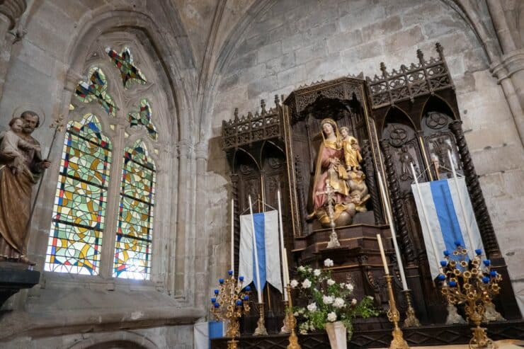 interieur cathedrale treguier