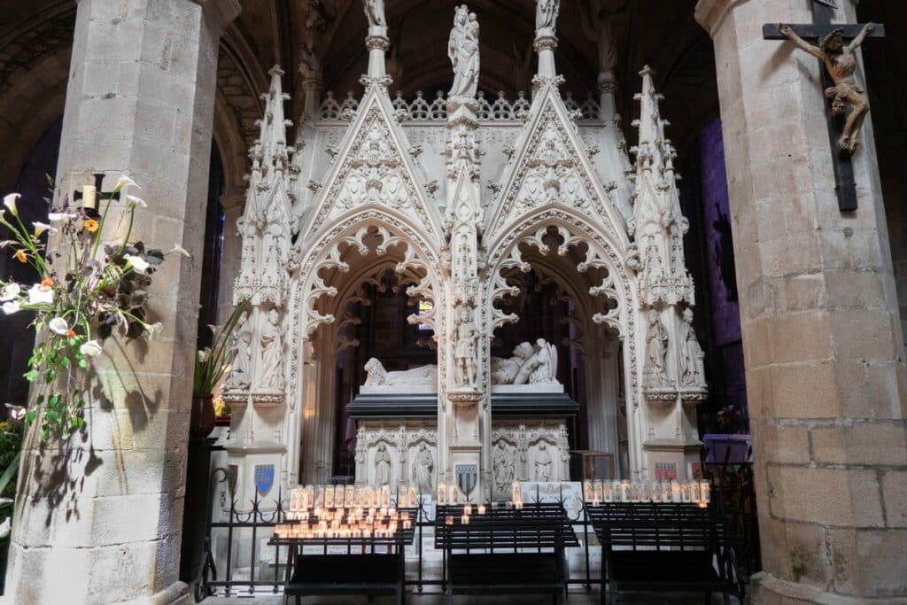 interieur cathedrale treguier