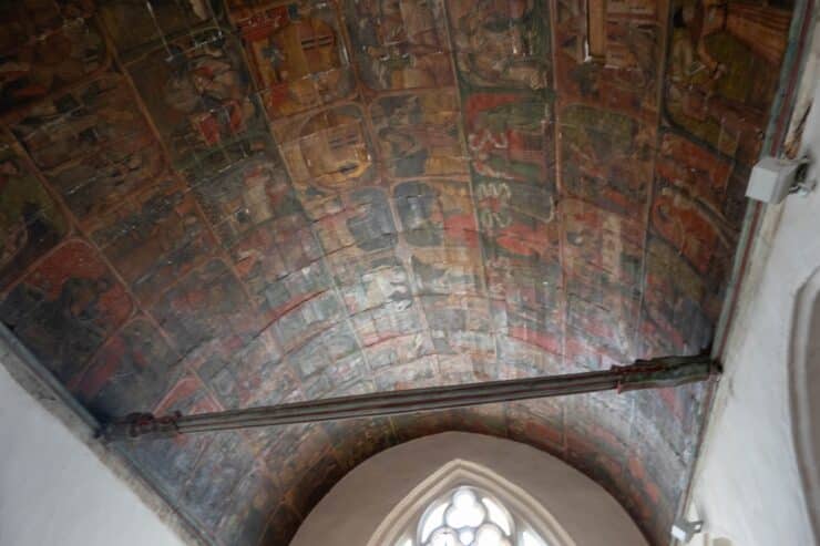 plafond peint chapelle Notre-Dame-du-Tertre