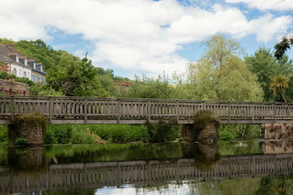 joli pont piéton