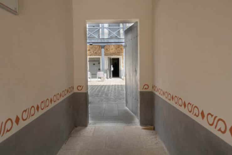 porte entrée prison