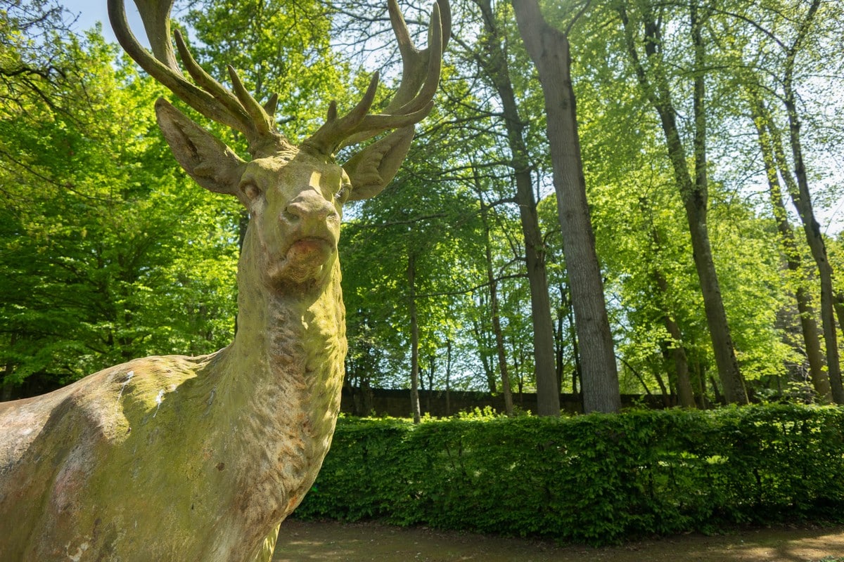 sculpture cerf