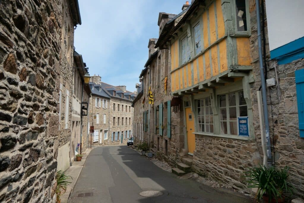 rue renan à treguier