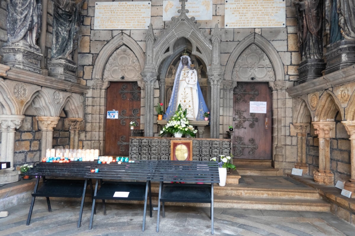 statue de la vierge noire