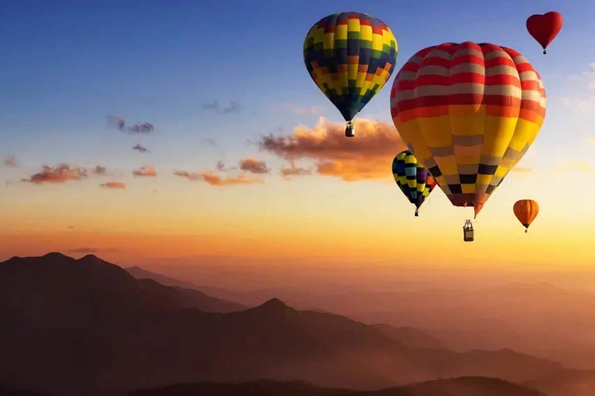 Découvrez des endroits étonnants en montgolfière