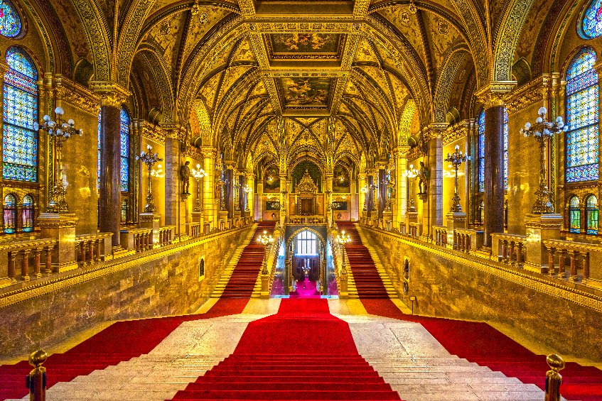 interieur parlement de budapest