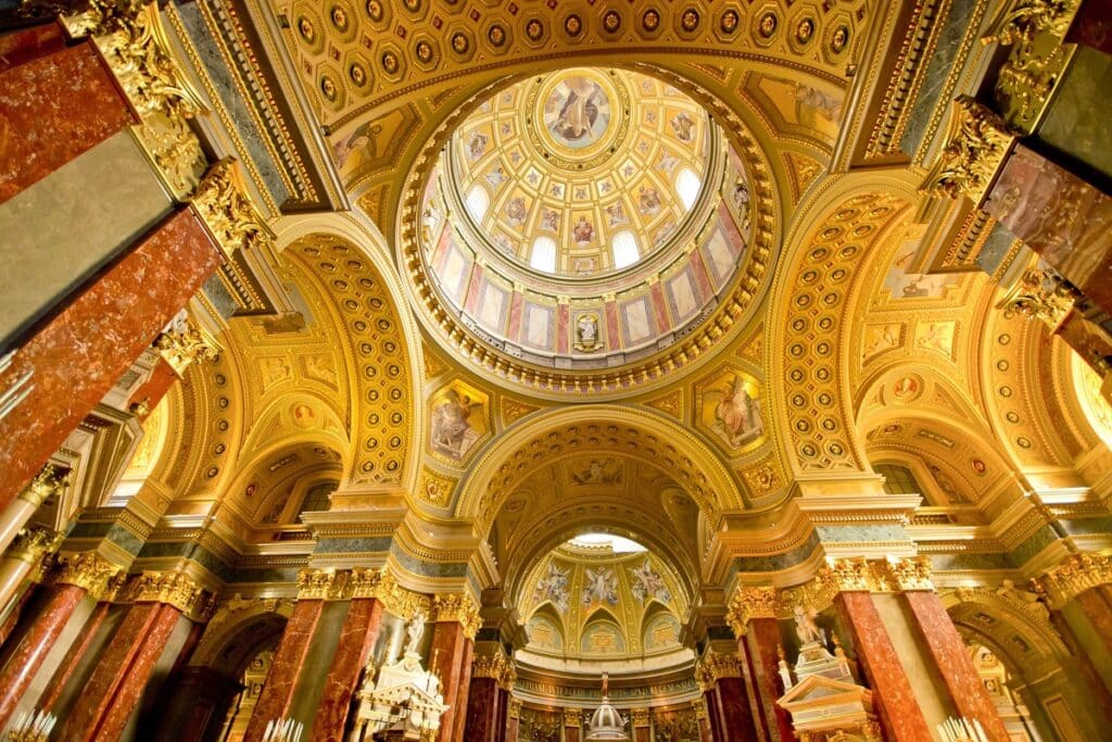 intérieur cathédrale saint etienne